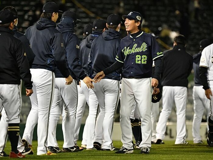 「次のマウンドは日本一に…」高津監督は現役時代《絶対大丈夫な守護神》だった　ヤクルトvsオリ・近鉄・阪急の“日本シリーズ激闘史”＜Number Web＞ photograph by Hideki Sugiyama