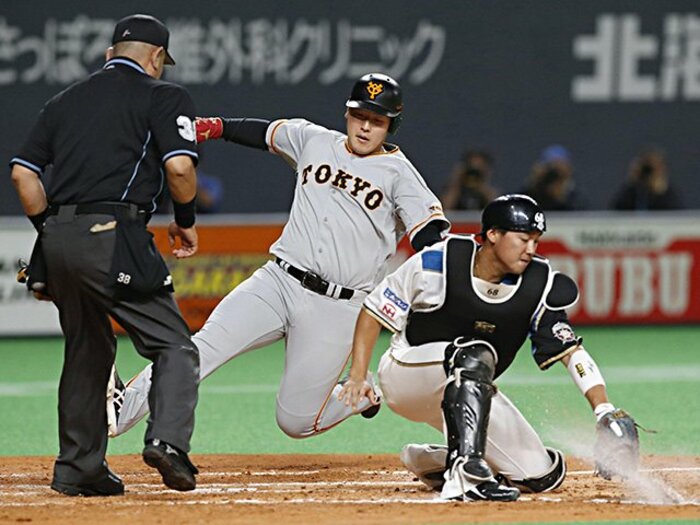 松井秀喜vs.高橋由伸の構図で、岡本和真と大城卓三を見る原監督の策。＜Number Web＞ photograph by Kyodo News