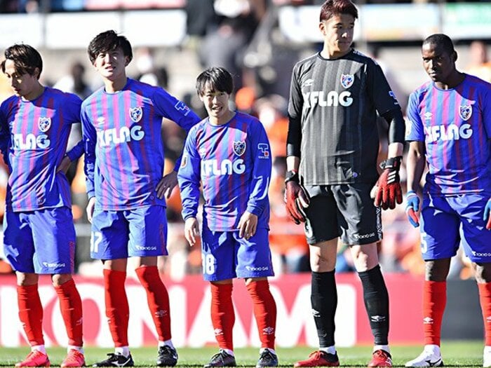 暇だから名鑑見て大調査＜J1編＞心和む凸凹コンビに、レアンドロ？＜Number Web＞ photograph by J.LEAGUE