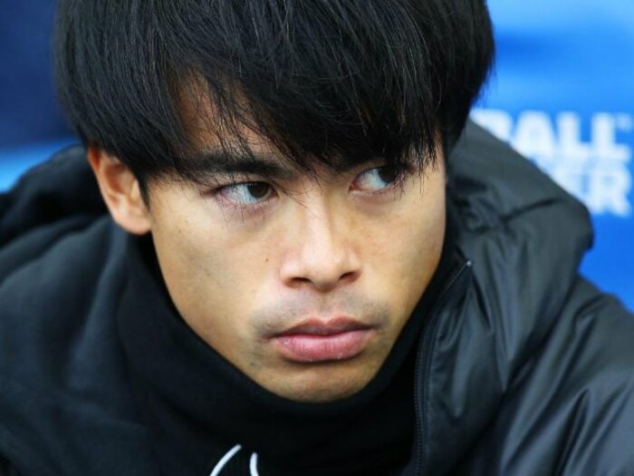 三笘薫26歳が現地記者に明かしたリスク「いつケガするか分からない…」ブライトンの“三笘依存”「チームで1番働いている」“13時間超”フライト問題も…<Number Web> photograph by Getty Images