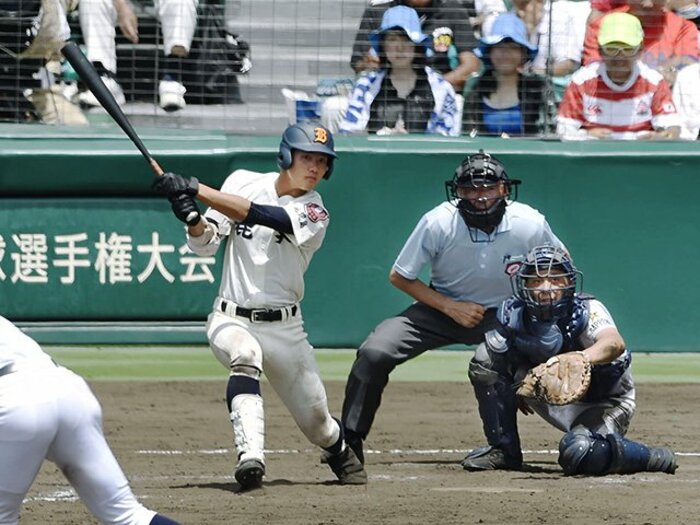 大量18点を生んだプレーボールヒット。鹿実が味方にした甲子園の不思議。<Number Web> photograph by Kyodo News