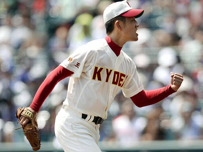 甲子園を制す条件の1つ、「頭脳」。捕手たちが繰り広げる水面下の戦い。<Number Web> photograph by Kyodo News