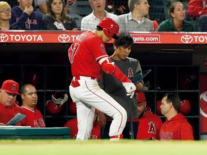 大谷翔平の水原通訳が見た「翔平のぶちキレと可愛い日常」 チームメイトから「アメリカ人の彼女はできた?」と聞かれると…<Number Web> photograph by Yukihito Taguchi