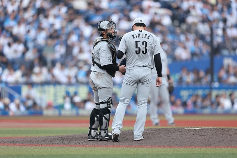 息もぴったりだ　©︎Chiba Lotte Marines
