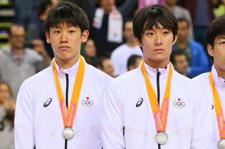 2014年アジア大会（準優勝）でともに日本代表デビューを飾った石川祐希と柳田将洋　©YUTAKA/AFLO SPORT