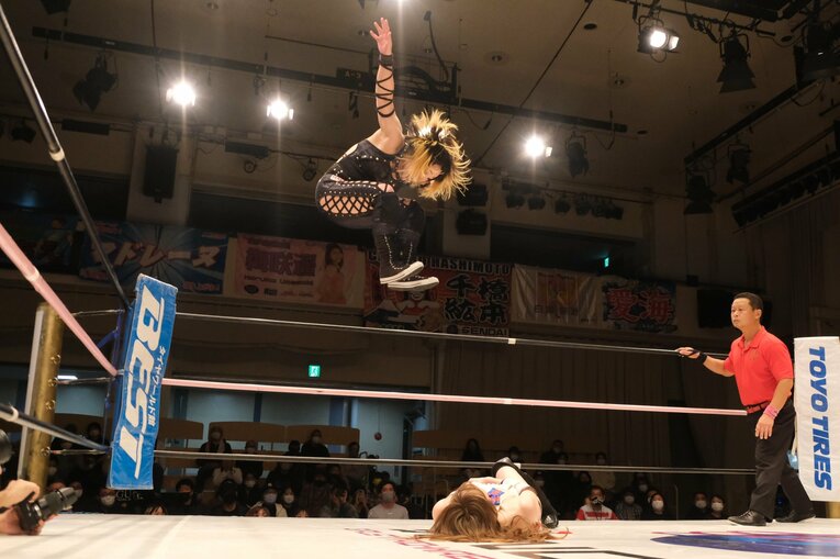 チサコ&岩田美香vs赤井沙希&朱崇花