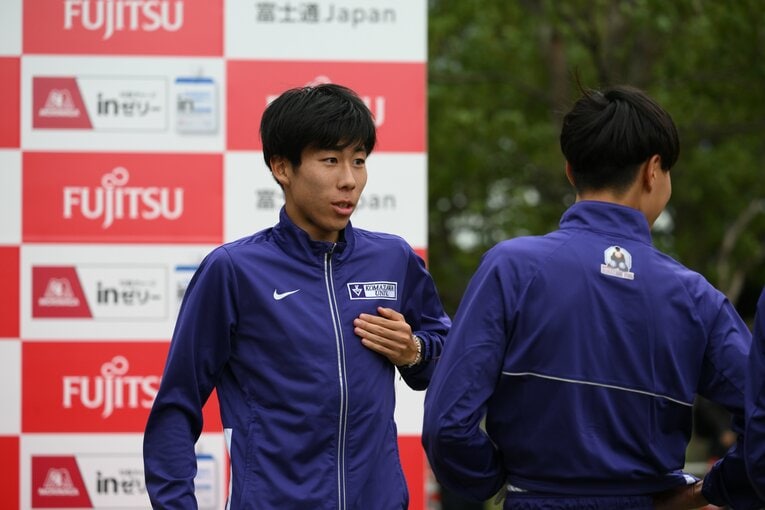 田澤が胸で隠しているのは…　©Nanae Suzuki