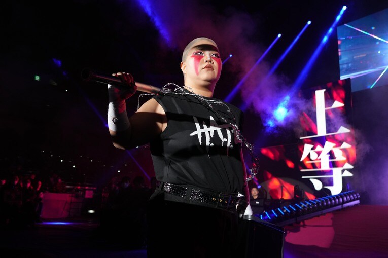 入場する刀羅ナツコ　©Essei Hara