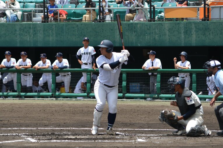 末吉のバッティング　©Takarin Matsunaga