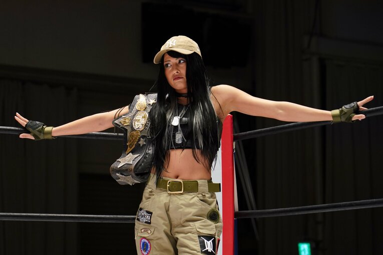 「あの子見た目はいいけれど、試合がダメだよね」 戦闘服の女子レスラー・ジュリアの生き方と“白いベルト”への愛(12)