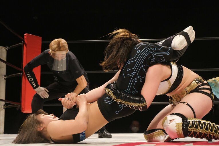 サイコロで勝敗が決まる？ 人気団体が “脱プロレス”で見せる女優たちのチャレンジとは…エース青野未来「エンタメだけど闘いがある」(61)