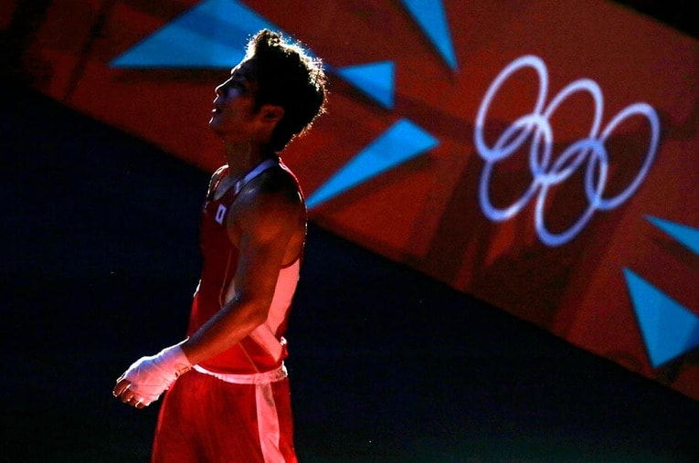 井上尚弥が自著『勝ちスイッチ』（秀和システム）で「怪物」と評した須佐勝明。アマの天才ボクサーは23歳で一度、競技人生を引退する。その理由とは――。 ／ photograph by AP／AFLO