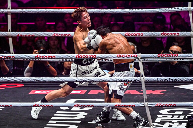 最強の挑戦者アフマダリエフを12回判定で完封した井上尚弥。この試合のポイントを元世界王者・飯田覚士が徹底解説した ／ photograph by Takuya Sugiyama