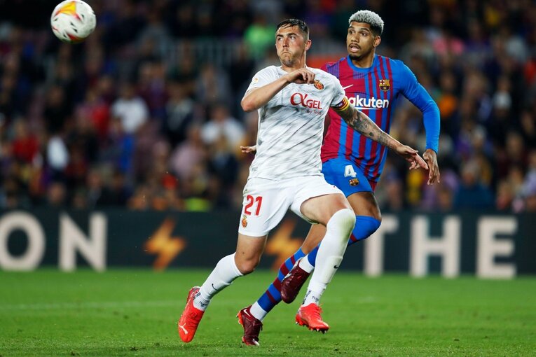 久保建英は「バルサ下部組織の旧友」と何を話したのだろうか… カンプノウで撮った才能の一端と敗戦の悔しさ〈撮影者の視点〉(40)