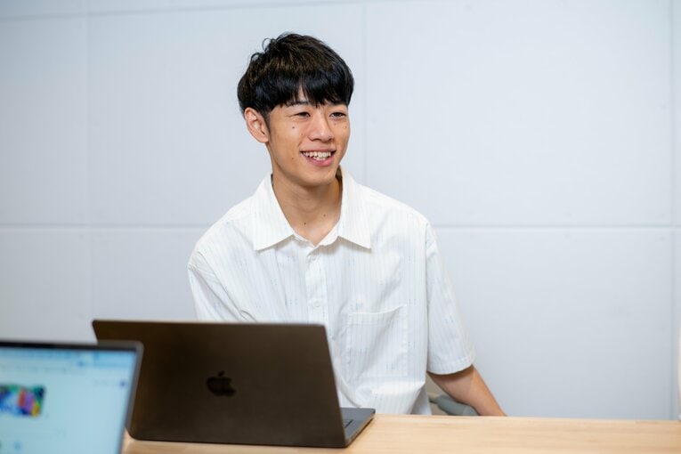 Numberカメラマンが撮り下ろした東問・東言兄弟の特別フォト集！【スワイプするとそのほかの写真もご覧になれます】　©Nanae Suzuki