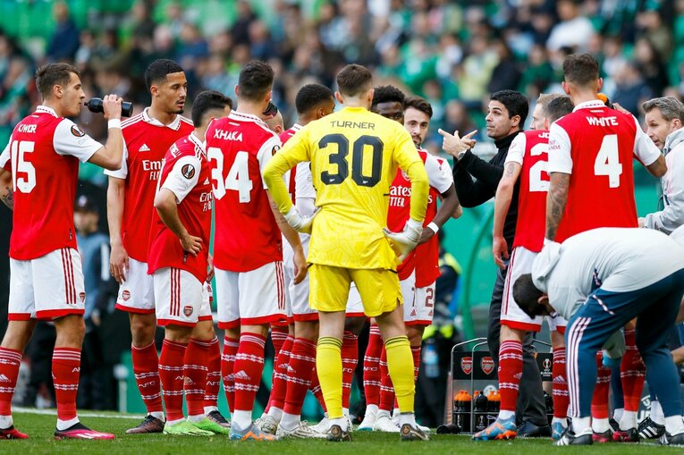 「モリタ、モリタ」とポルトガル地元カメラマン称賛…冨安健洋vs守田英正が「試合後にユニ交換」“EL日本人対決”を撮った(10)