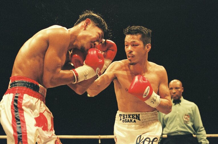 1997年11月22日、限界説も囁かれるなか、辰吉丈一郎は無敗の王者シリモンコンを7回TKOで撃破。筆者は号泣しながらシャッターを切っていた ／ photograph by Go Yanagawa