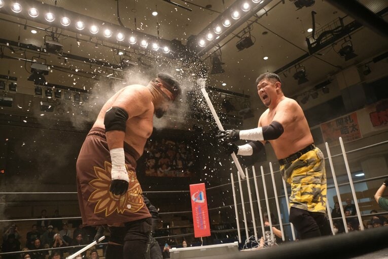 蛍光灯で殴り合い、大流血して…メキシコ人デスマッチファイター「もっと日本にいたい」ビオレント・ジャックの切実な思い「外国人がって…でも、ここがオレの家」(88)