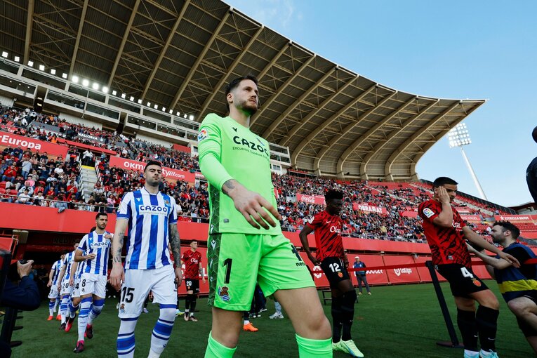 「クボは好きだよ。いつか…」古巣少年ファンが愛する久保建英21歳「マジョルカ帰還で大拍手→元戦友とハグ」を撮って感じたこと(8)