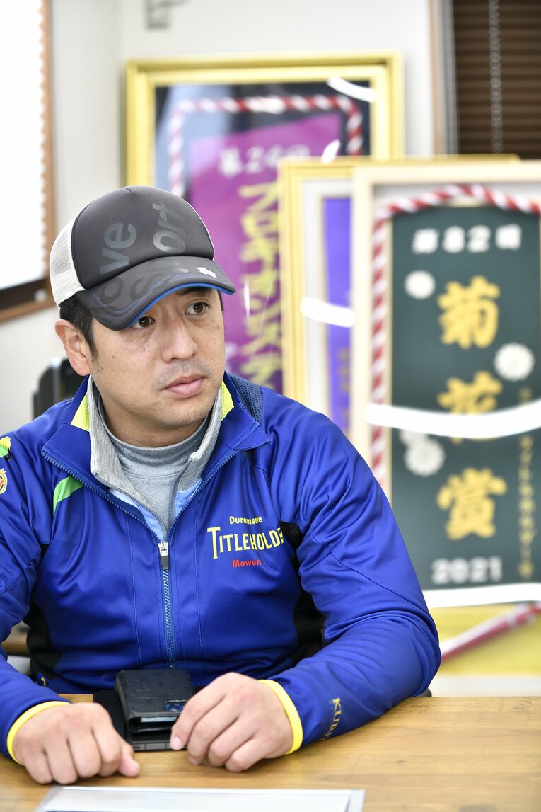 義父の厩舎で母メーヴェとも関わりがあった栗田師。メーヴェは3歳で3勝、4歳で2勝を挙げ、4歳で引退。通算22戦5勝だった　©Takashi Shimizu