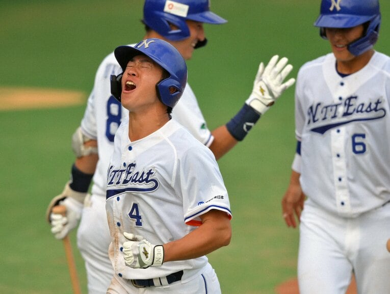 直井宏路（NTT東日本）／24歳／外野手／174cm・74kg／左投左打　©Mainichi Newspapers