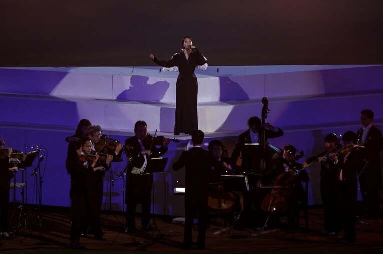 エスコンフィールド開幕戦で小柳ゆきが熱唱　©︎Kiichi Matsumoto