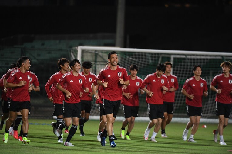 キャプテンの吉田麻也を中心にリラックスした雰囲気　©JFA