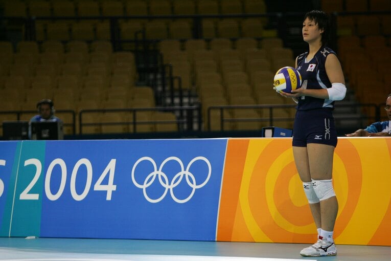 共同通信のインタビューでVリーグのトイレ盗撮を明かした元バレー日本代表・大山加奈さん（写真は現役時代、2004年アテネ五輪）　©JMPA