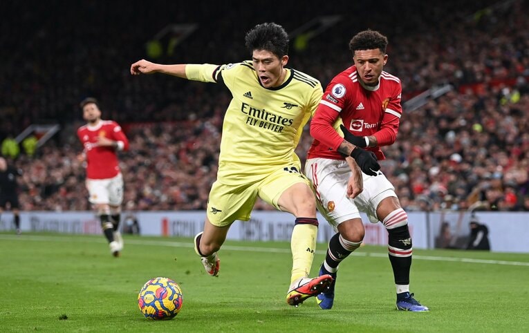 サンチョ相手に完璧な対応を見せた冨安　©Getty Images