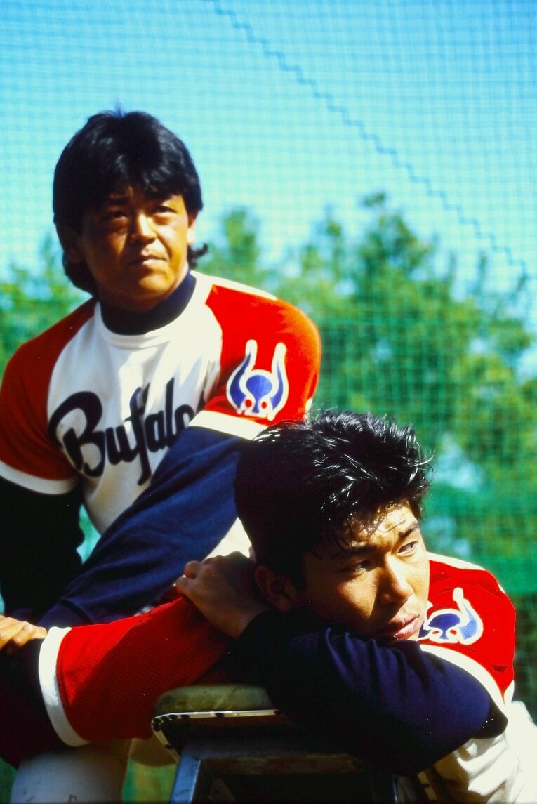 野茂ら投手陣が絶大な信頼を置いていた立花龍司トレーニングコーチ（後方）　©Koji Asakura