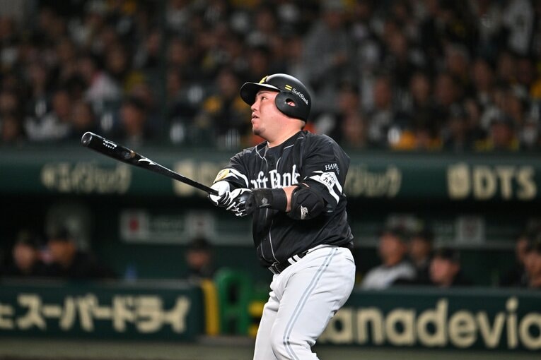 【日本シリーズ第3戦】ソフトバンク・山川穂高の2戦連続弾　©️Hideki Sugiyama