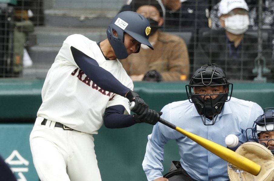 「普通のヘルメットは1万円ぐらいですが…」高校野球で“フェイスガード”は本当に流行るのか? 大阪桐蔭が誰も使っていなかった事情とは…<Number Web> photograph by KYODO