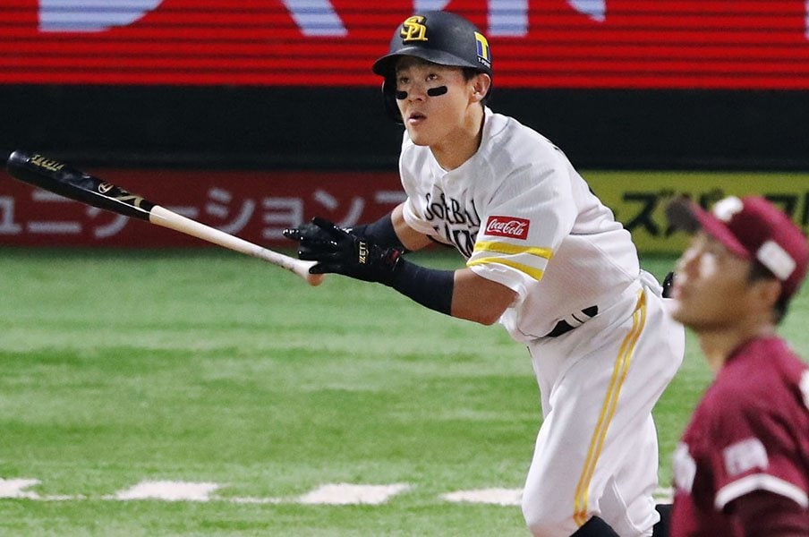 柳田、千賀、甲斐…ホークス「豊作の10年ドラフト同期組」で遅れてきた男・牧原大成28歳の逆襲 小久保コーチも「いま、外せない存在」<Number Web> photograph by KYODO
