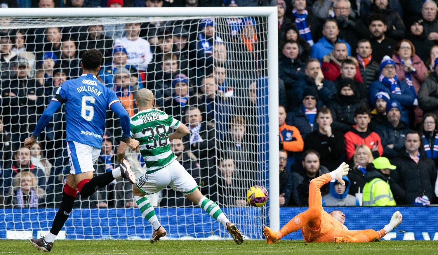 2023年1月2日、レンジャーズ戦でゴールを決めた前田　©Getty Images