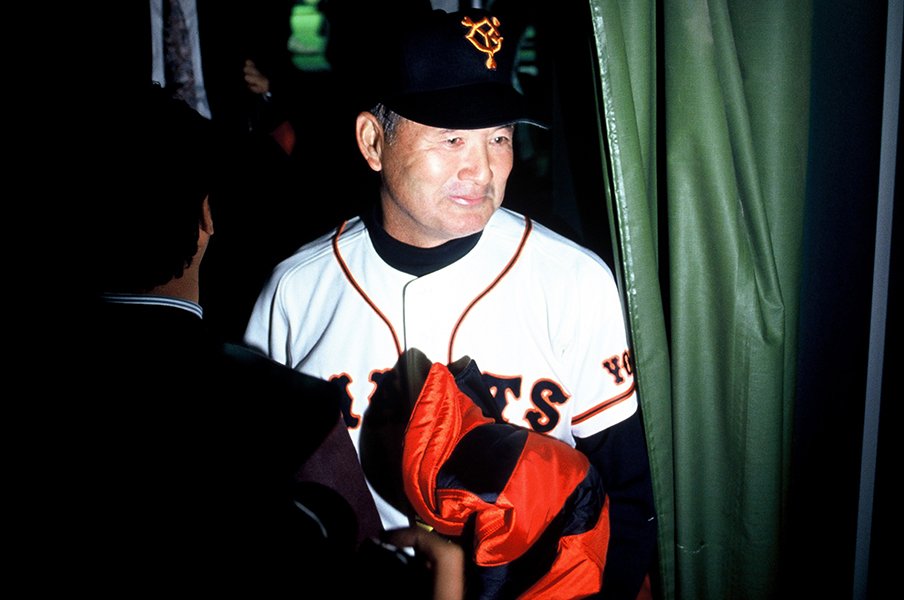 じつは“非情な監督”長嶋茂雄は巨人退任時「もう一人の長嶋を作りたい」と嘆いた…「わがままは許されない」超一流バッターでも送りバント<Number Web> photograph by Kazuaki Nishiyama