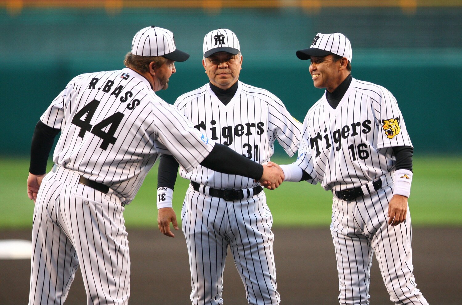 バース、掛布、岡田の揃い踏みは盛り上がること必至だが……　©JIJI PRESS