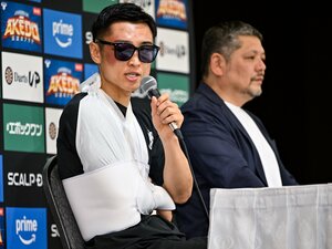 「右腕を吊り、腫れた顔を隠して…」なぜ西田凌佑はそれでも会見に現れたのか? 中谷潤人と死闘の1日後…記者が見た“異例の敗者”のプライド