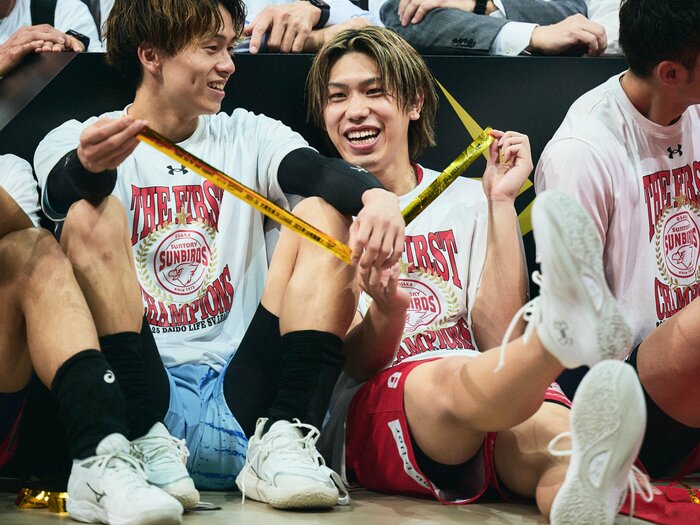 「高橋藍もダマされた…」味方も惑わすセッター大宅真樹（30歳）の“絶品トス”「マジで怖い」から始まったSVリーグ初代王者への道のり＜Number Web＞ photograph by Yuki Suenaga