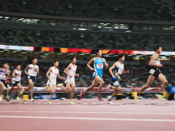 「陸上撮影の経験あり」のナゾ…日本選手権のカメラクルー接触事故はなぜ起こった? 「ボルトも激突されていた」現場のリアル<Number Web> photograph by Yuki Suenaga