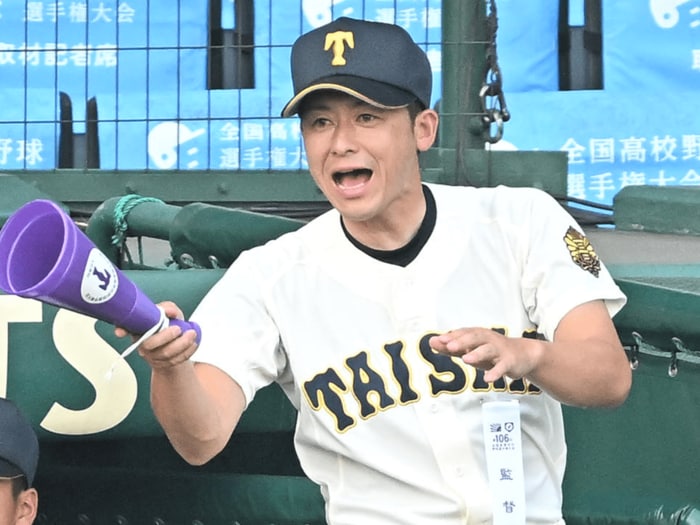 「なめんな!とは怒りますよ」高校野球“まさかの番狂わせ”…大社高・石飛文太監督(42歳)が前日、取材記者に語った「こんな監督でよく勝てるなと…」<Number Web> photograph by Sankei Shimbun