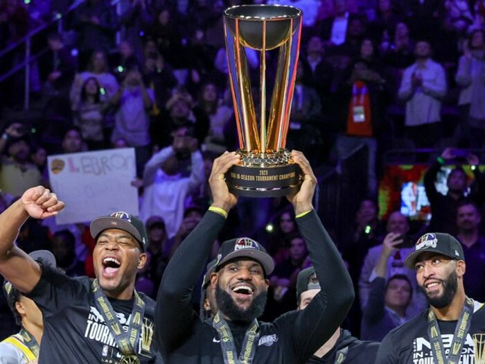 「賞金50万ドル、取りに行くぞ！」“100倍の給料”のスター選手がなぜ？ 八村塁も驚く超人レブロンの尽きないモチベーション〈もうすぐ39歳〉＜Number Web＞ photograph by Getty Images