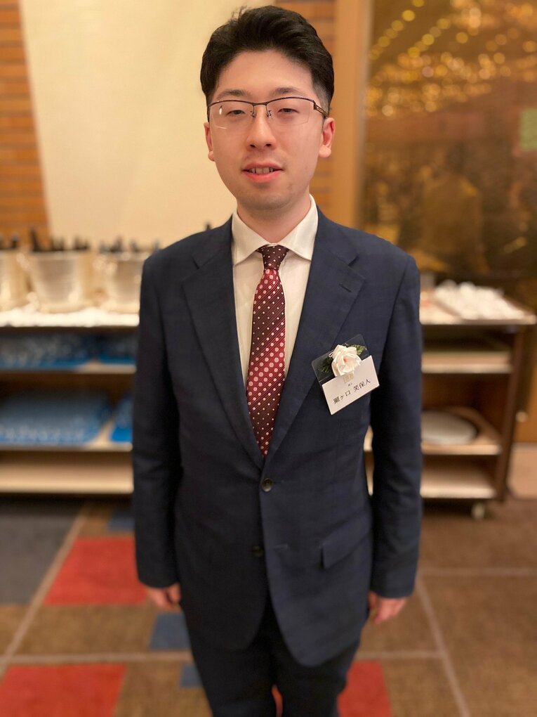 四段昇段の翌日の9月8日、日本将棋連盟100周年記念式典に出席した獺ヶ口四段　©Noboru Tamaru