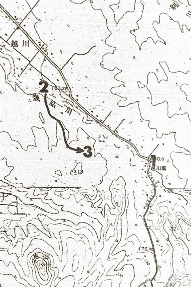 「2」がAさんがヒグマを撃ったビート集積場。矢印のようにヒグマは逃げ、「3」の地点でAさんを襲った　（提供:門崎允昭氏）