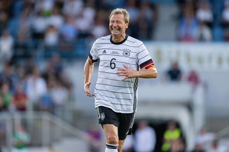 チャリティーマッチでドイツ代表のユニフォームを着たブッフバルト（2021年）©︎Getty Images