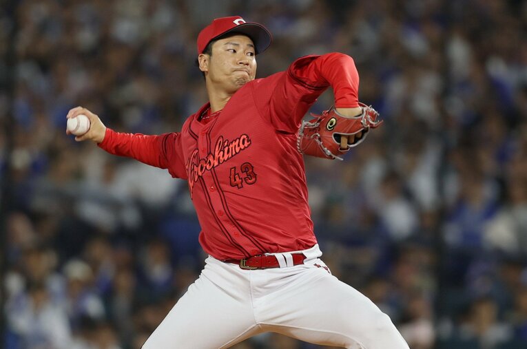 昨季は最優秀中継ぎ投手賞を受賞した島内颯太郎。今季もカープ投手陣のなかで最多登板を続ける ／ photograph by JIJI PRESS