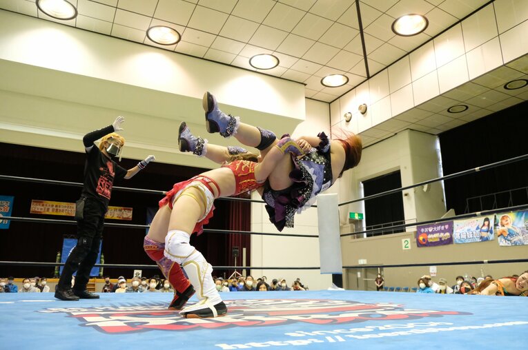 アジャコング「いいですかやっちゃって」 取締役レスラー・藤本つかさが“被災地”凱旋興行に涙しそうになった理由 (32)