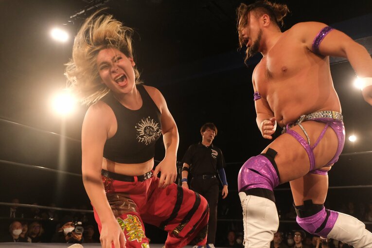 「私なんて“女もどき”なんじゃないか」タイで性別適合手術を受けたトランスジェンダー女子レスラー…エチカ・ミヤビがリングで流した涙の意味(14)