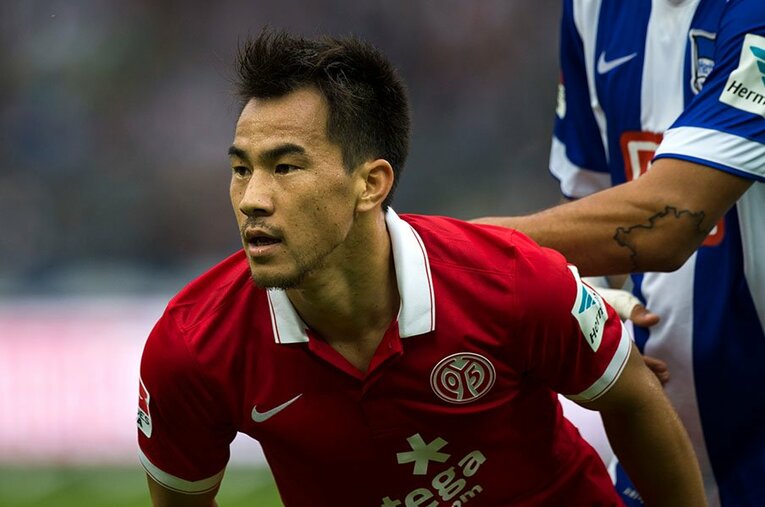 ドイツ、スペインでのプレー経験豊富な岡崎慎司（14-15シーズンのマインツ時代）。だからこそ2カ国の“隙”についての言葉には重みがある ／ photograph by Takuya Sugiyama