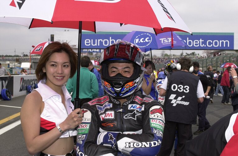 2001年の開幕戦日本GPスタート前の東　©Satoshi Endo