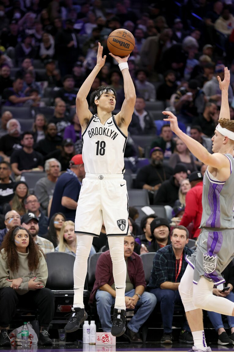 3ポイントシュートを放つ渡邊雄太　©︎Getty Images